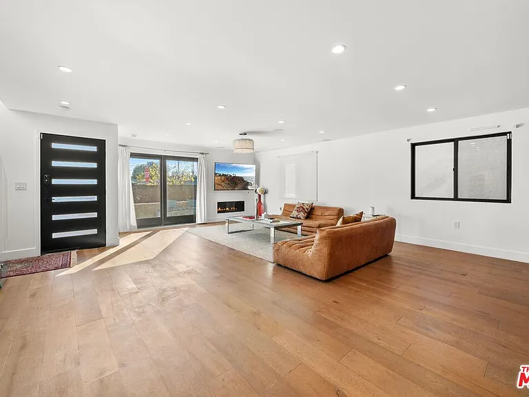 411 Grand Blvd — Photo 10