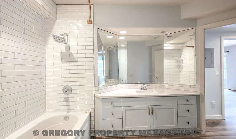 925 110th Ave NE #306 — Photo 30