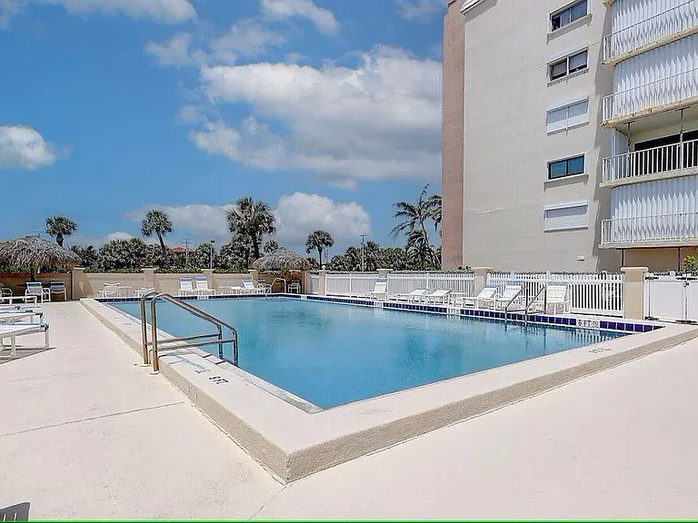 10102 S Ocean Dr #107 — Photo 23
