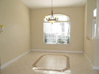 4th image of 625 Sunset Pointe Dr
