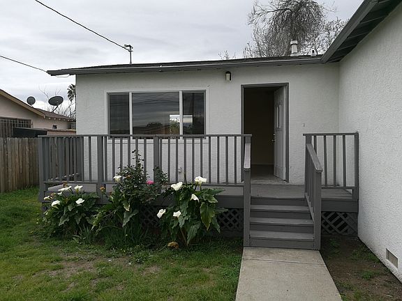 2nd image of 1419 Camellia Dr