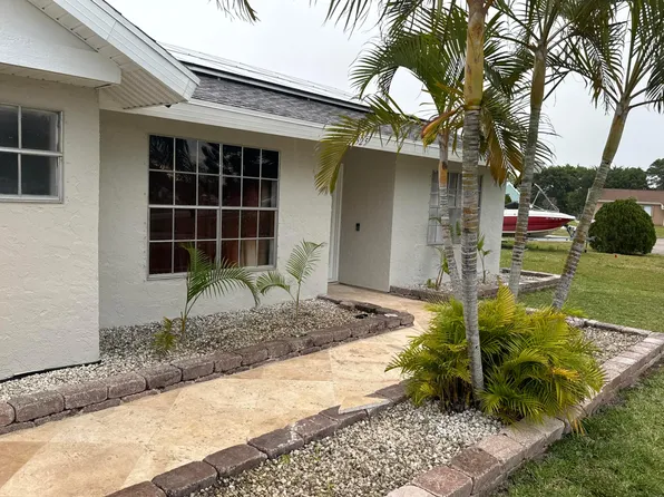 325 SW Bridgeport Drive, Port St Lucie, FL 34953