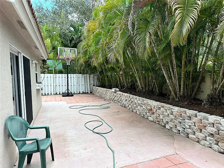 12624 NW 11th Ct — Photo 18