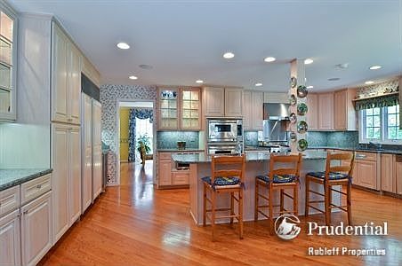 4th image of 1260 Carol Ln
