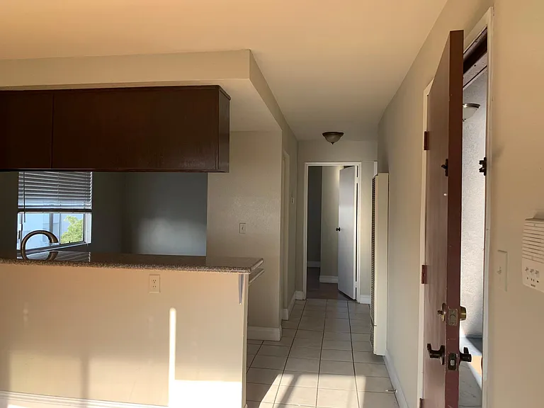 12622 Kornblum Ave #7 — Photo 6