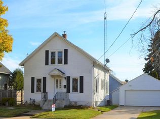 405 Cleveland Ave, Manitowoc, WI 54220