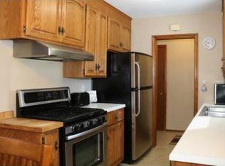 8408 Meadow Lake Rd N, New Hope, MN 55428