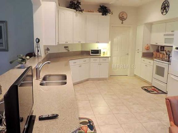 5th image of 5634 Sir Churchill Dr