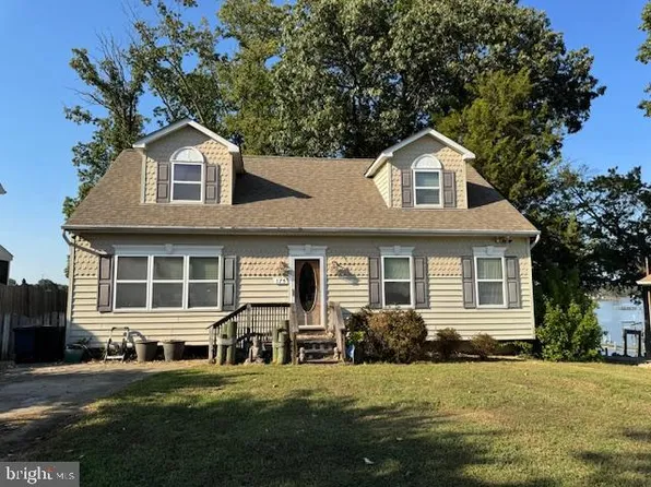 175 Mattox Ave, Colonial Beach, VA 22443