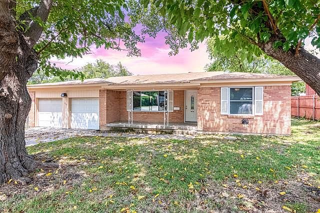1st image of 413 Crandle Dr