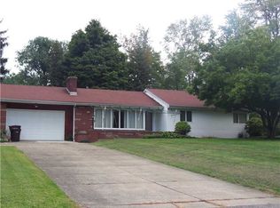 835 Sugar Hollow Rd, Hermitage, PA 16148