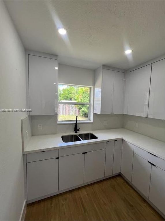 201-205 NW 30th Ave, photo 6
