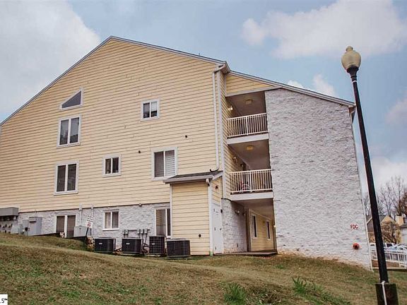 2nd image of 1407 Northlake Dr