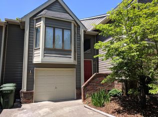 310 Treetop Dr NE, Huntsville, AL 35801