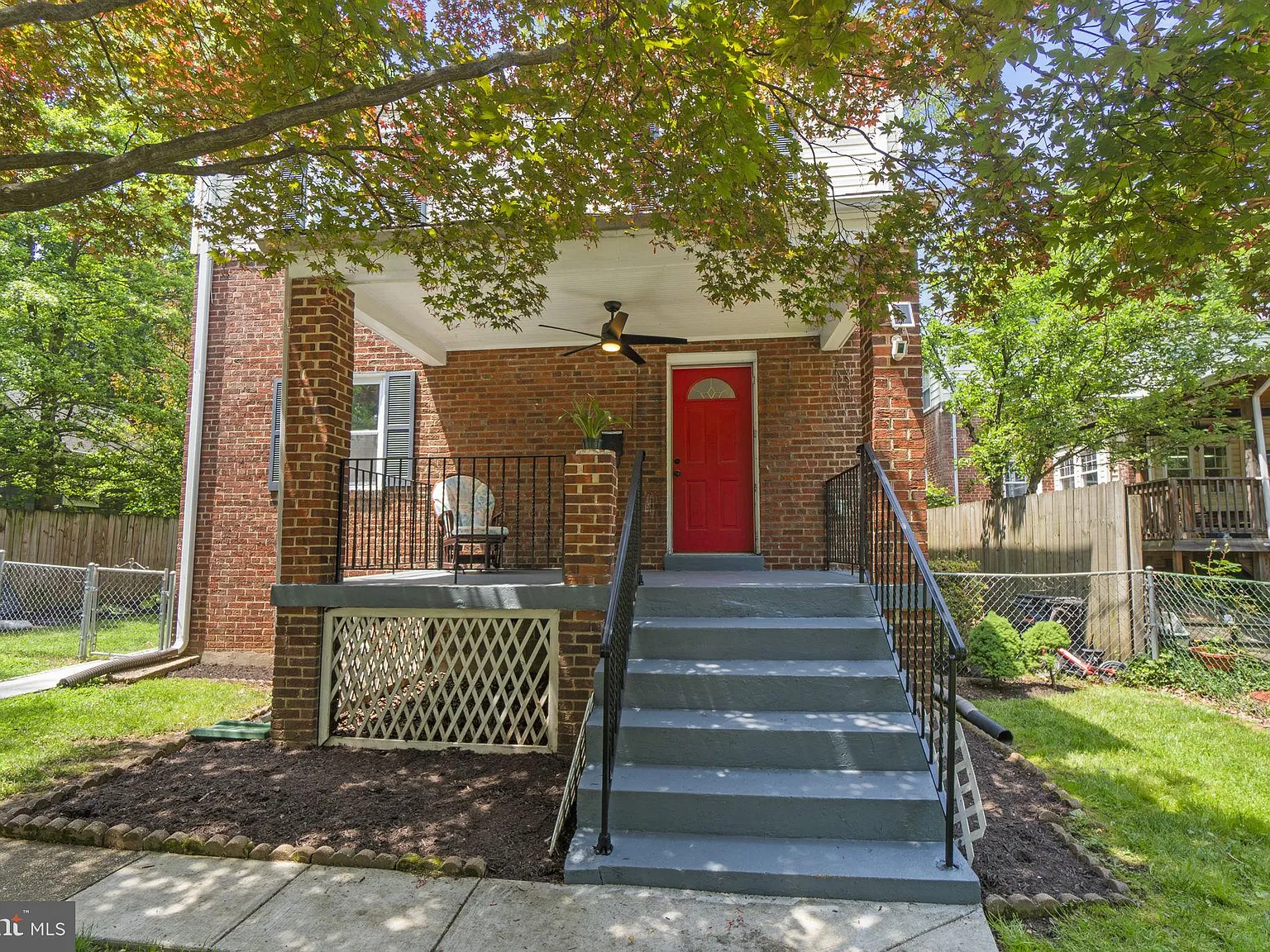 3 bed, 2.0 bath, 1950 sqft, $3,400 — Photo 2