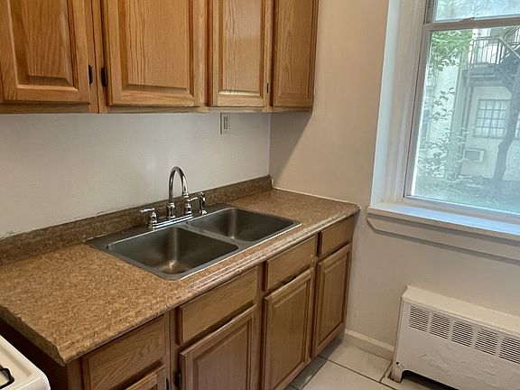 5th image of 22 Terrace St #15435238