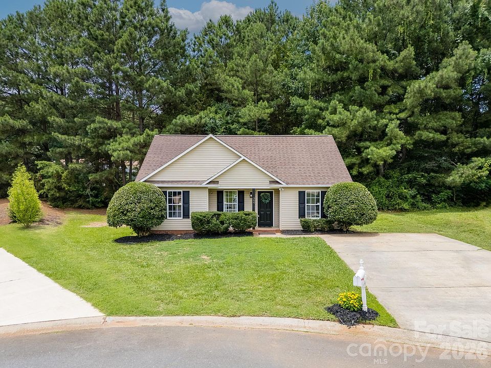 1st image of 364 Masters Dr