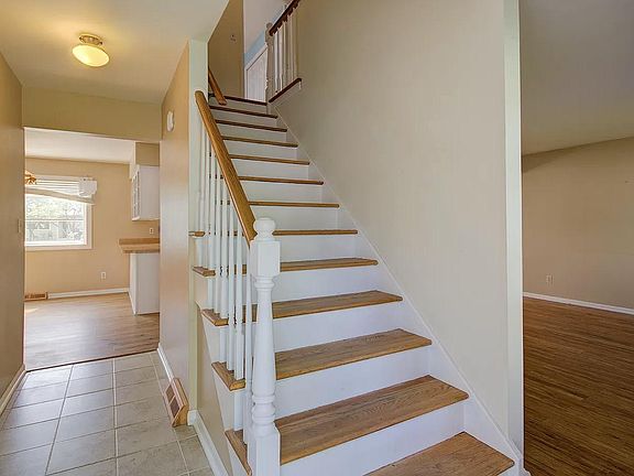 5th image of 1142 Grenada Dr