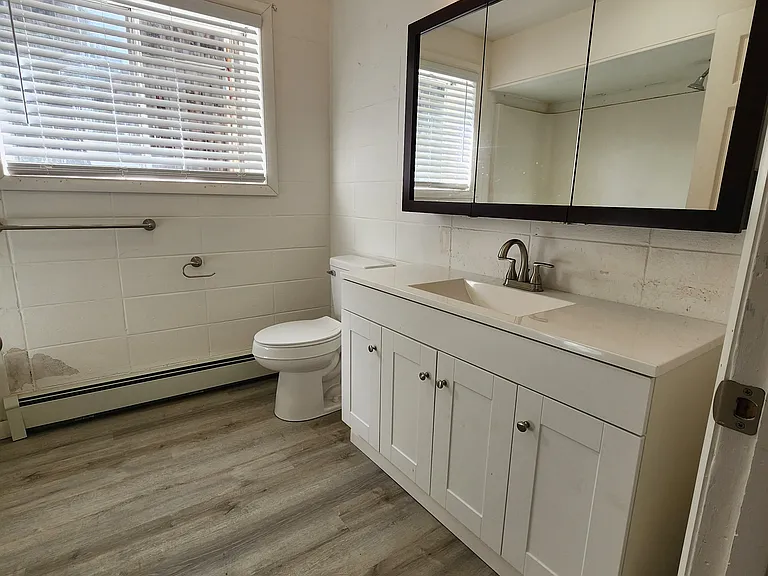 1103 Main St #4 — Photo 10
