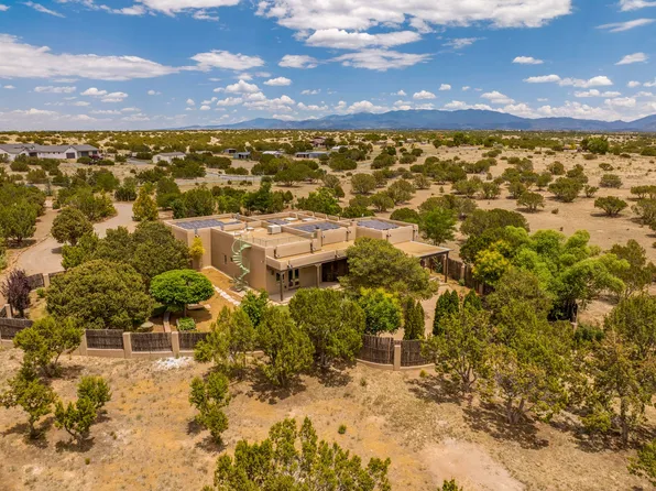 85 Calle Francisca, Santa Fe, NM 87507