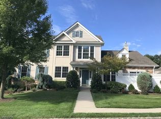 17 Quarry Dr, Woodland Park, NJ 07424