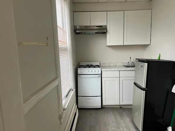 173 Branch St, Lowell, MA