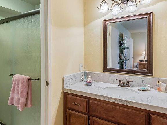 5th image of 708 Dorothy Way #31