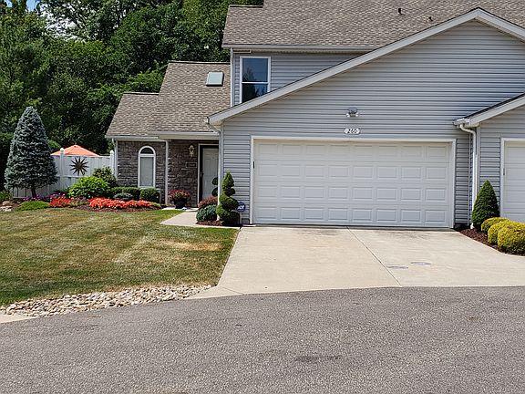 2nd image of 260 Westberry Cir