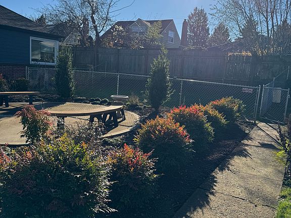 3rd image of 2400 N Killingsworth St #2520-01