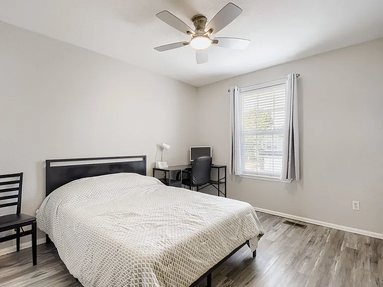 15043 E 50th Ave #4 — Photo 3
