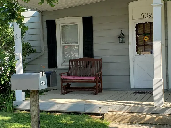 539 W 1st Ave, Parkesburg, PA 19365