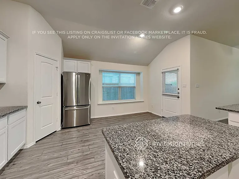 1800 Alamandine Ave — Photo 6