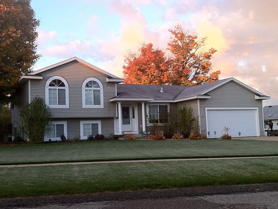 1st image of 610 Sunbrook Dr SE