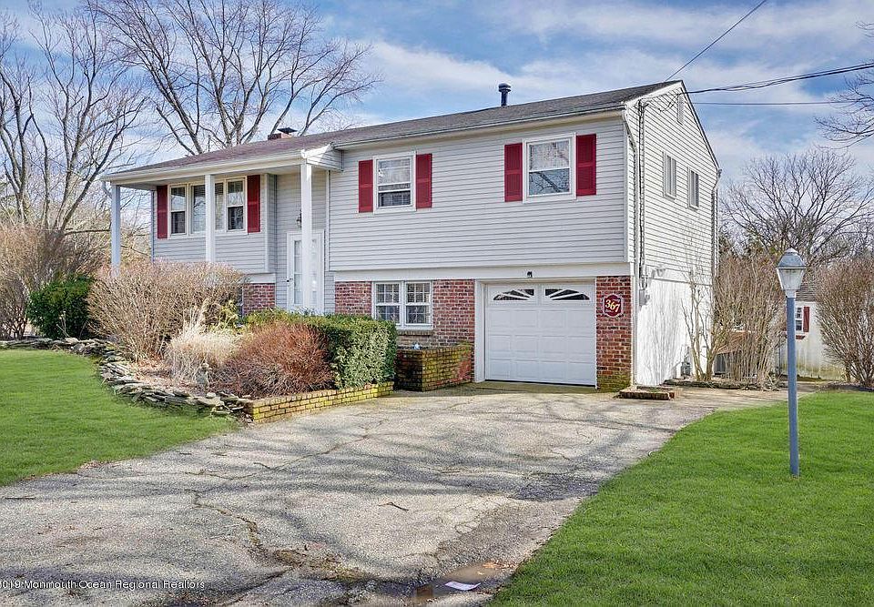 1st image of 367 Colonial Dr