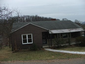 1st image of 308 Mullins St