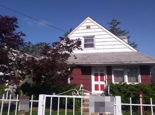 13332 244th St, Rosedale, NY 11422