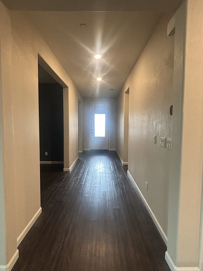 3 bed, 2.0 bath, 1934 sqft, $2,750 — Photo 2