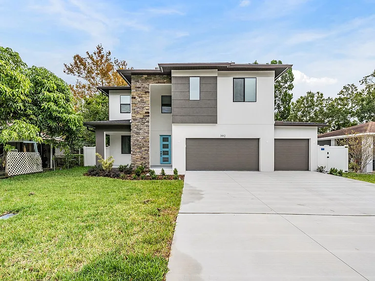 3912 S Church Ave — Photo 59