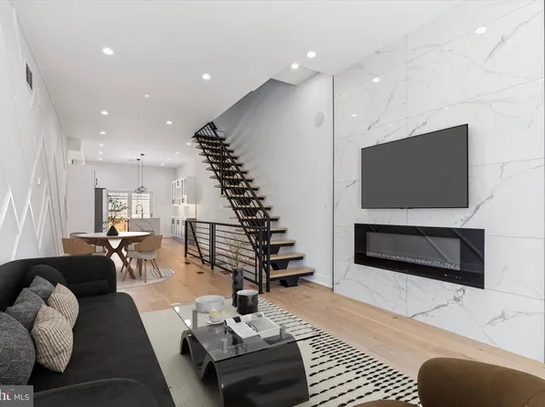 2751 E Pacific St, Philadelphia, PA 19134
