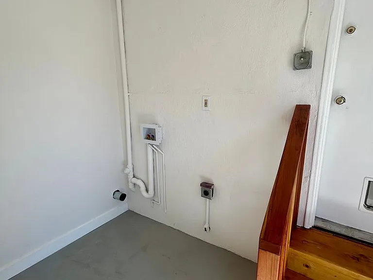 710 Grove Way — Photo 23