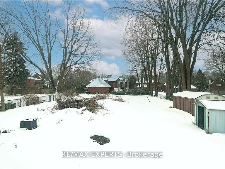 5323 Lawrence Ave E — Photo 28