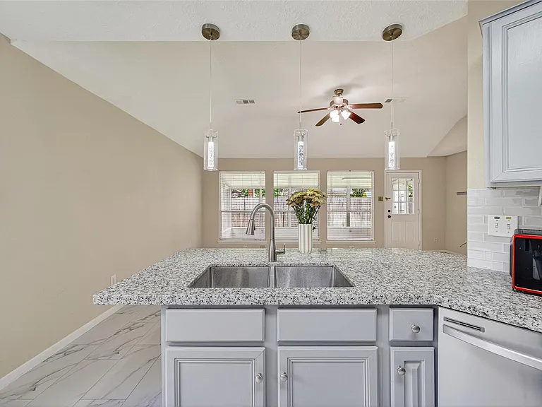 16514 Camino Del Sol Dr — Photo 18
