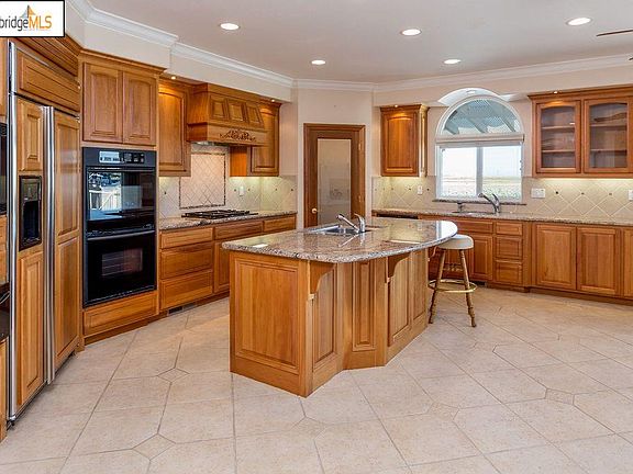 5th image of 5872 Drakes Dr