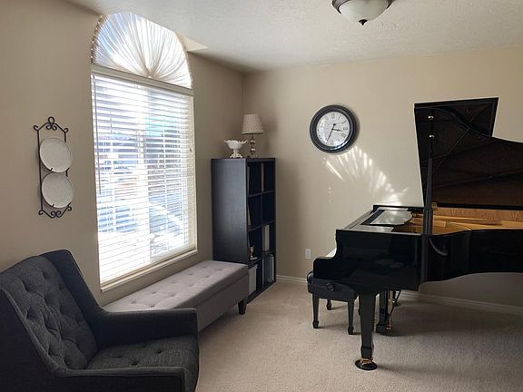 2nd image of 10156 N Evergreen Cir