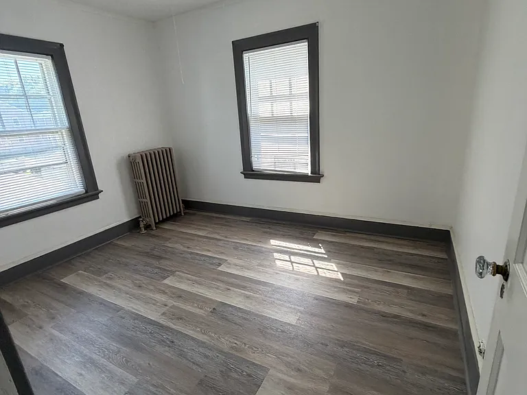 322 Hillside Ave — Photo 4
