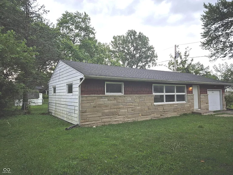 2725 Kristen Dr W — Photo 3