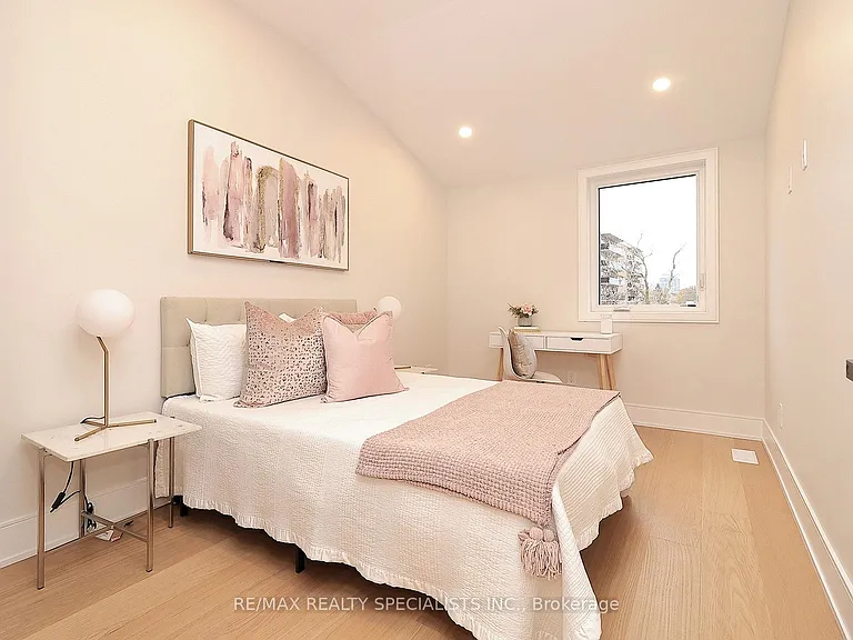 1048 Roosevelt Rd #MAIN — Photo 33