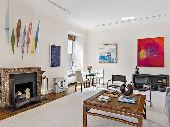 4th image of 180 W 58th St #8A
