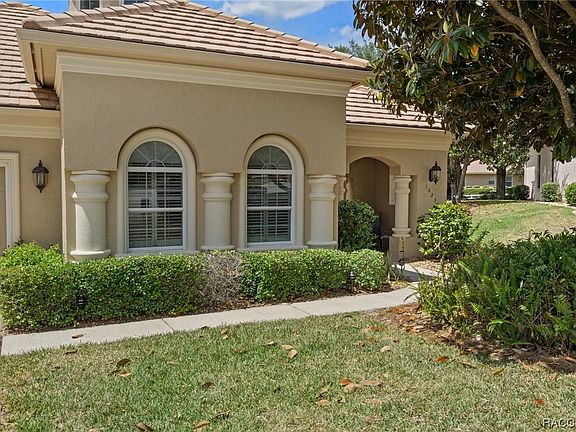 2nd image of 1023 W Sun Valley Ct #13A