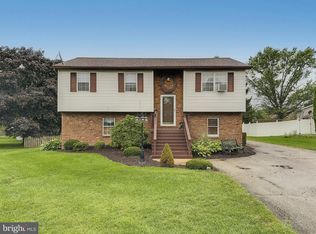 4453 Sherwood Dr, Dover, PA 17315